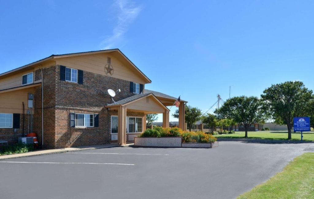 Route 66 Inn & Suites By Oyo Vega Tx Exterior photo